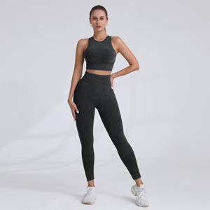 Soutien-gorge de sport de maintien sans couture, Leggings courts sculptants à effet froncé au dos, Tenue de course et de yoga respirante et légère - XL Uni - Product Image 4