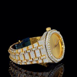 Montre-bracelet de luxe en or sertie de diamants, avec cadran en or massif et bracelet incrusté de diamants, élégante montre classique pour homme. - Product Image 4