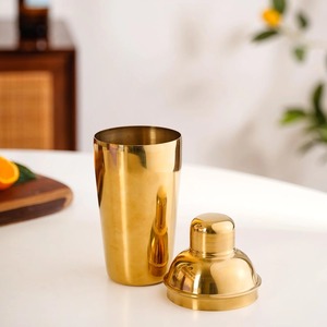 Coctelera Premium de Acero Inoxidable con Colador Integrado, Juego de Tres Piezas para Bar - Product Image 2