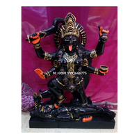 La plus belle sculpture artisanale de Kali Mata en marbre noir, en position debout, avec le dieu Shiva, pour le culte à la maison et au temple.