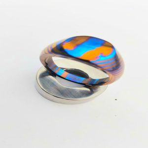 Anillo de Acero Inoxidable Timascus Hecho a Mano con Patrón Profundo, Forma Estética, Duradero, Estilo Vintage, para Él y Ella. - Product Image 1