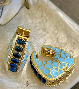 ต่างหูโมอิสซาไนต์ชุบทองคุณภาพเยี่ยม ดีไซน์บาหลี ประดับด้วยอีพ็อกซี่ เหมาะสำหรับผู้หญิงและเด็กผู้หญิง สวมใส่ในงานเลี้ยงตอนเย็น คอลเลคชั่นสำหรับงานปาร์ตี้ - Product Image 2