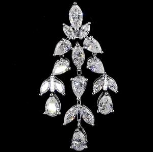 Boucles d'oreilles pendantes de luxe en or blanc avec diamants taille poire, élégantes, pour mariée, mariage, fiançailles, cadeau, soirée, style chandelier - Product Image 1