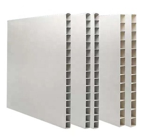 Panneaux de clôture en PVC sur mesure pour élevages de porcs, équipement d'élevage porcin - Product Image 1
