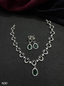 Ensemble de bijoux de mariée en diamant américain classique Collier et boucles d'oreilles en deux pièces pour mariage Style classique à la mode - Product Image 3