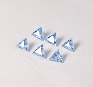 Corindon bleu de laboratoire 12 mm facetté en forme de trion, qualité AAA, pierres précieuses en vrac pour la fabrication de bijoux de luxe - Product Image 2