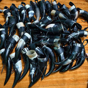 Mug en corne de Viking poli à la main avec étui en cuir, vaisselle haut de gamme au meilleur prix - Product Image 3