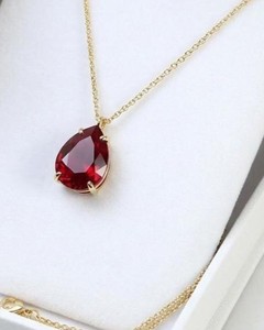 Collar con Colgante de Rubí Cultivado en Laboratorio, Estilo Minimalista, Tono Dorado, Joyería de Lujo, Elegante Regalo de Piedras Preciosas para Mujer - Product Image 2