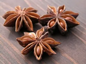 Anís estrellado (Illicium Verum) - Fuertemente aromático con un sabor dulce similar al regaliz debido al anetol - Product Image 2