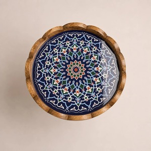 โต๊ะวางของข้างเตียง/โต๊ะกาแฟ รุ่น Scallop Table Blue Mandala แบบพกพา เป็นมิตรกับสิ่งแวดล้อม ทนทาน ทำจากไม้ เหมาะสำหรับห้องนั่งเล่นและห้องนอน - Product Image 3