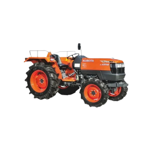 Tracteur utilitaire Kubota L4508 4x4 de 45 chevaux, équipé d'un moteur diesel 4 cylindres de 2 197 cm³ refroidi par eau. - Product Image 4
