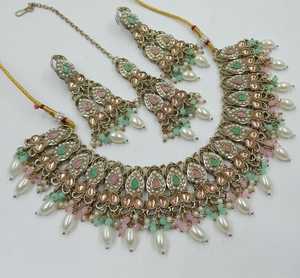 Conjunto de Collar y Aretes de Perlas Plateadas Geométricas de Diseño Moderno y Alta Calidad, Joyería Clásica para Bodas de Mujer - Product Image 1