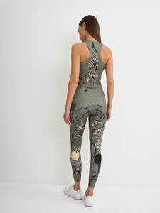 Conjuntos de Yoga para Mujer Tallas Grandes, Conjunto de Ropa Deportiva Tie Dye, Leggings de Cintura Alta con Efecto Scrunch, Sujetador Deportivo Ecológico de Secado Rápido - Product Image 6