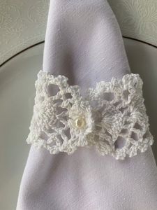 แหวนรองผ้าเช็ดปากถักโครเชต์ทำมือประดับมุก ตกแต่งโต๊ะอาหารอย่างหรูหราสำหรับงานแต่งงานและตกแต่งบ้าน - Product Image 2