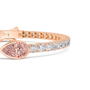 Bracelet luxueux en or rose et or blanc 9 carats avec diamants de laboratoire roses en forme de poire, 9,19 CTW - Product Image 6