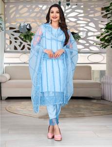 Kurta à manches longues pour femmes avec broderie |   Comprend un pantalon en mélange de soie et un dupatta en tulle |   Ensemble ethnique festif - Product Image 2