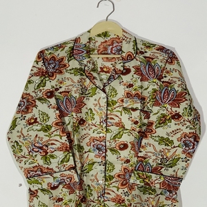 Ensemble de pyjama fleuri imprimé à la main - Vêtements de nuit en coton artisanal, vêtements de nuit bohèmes pour femmes et cadeau pour elle - Product Image 6
