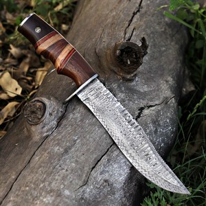 Couteau de chasse et de camping artisanal en acier Damas, lame fixe de 13 pouces, manche en bois de rose et étui en cuir, vente en gros - Product Image 6