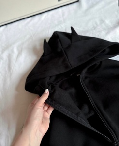 Nuevo Diseño Sudadera con Capucha Corta para Mujer Estilo Y2K Gótico con Cuernos de Diablo Negros, Cremallera y Acento de Cuerno 3D, con Dobladillo Elástico Fruncido - Product Image 5