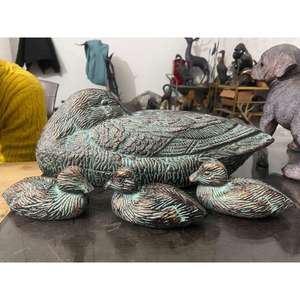 Figura Decorativa de Tortuga Antigua en Verde Pátina y Bronce, Escultura de Tortuga Vintage Hecha a Mano, Gran Venta - Product Image 3