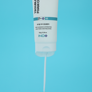 Mousse Nettoyante Anti-Imperfections et Anti-Acné Medi Section No.M Modèle MSN-001 au Collagène, EGF, PDRN Végétalien, Contrôle du Sébum, Nettoyage en Profondeur 150g Pour Tous Types de Peaux - Product Image 2