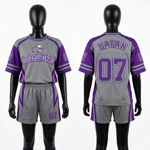 Ensemble de maillot de football personnalisé 190 GSM, gris et violet, design à panneaux contrastés, ensembles pour femmes - Product Image 1