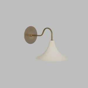 Applique murale moderne en laiton avec abat-jour conique blanc, luminaire intérieur minimaliste pour chambre à coucher et décoration intérieure - Product Image 2
