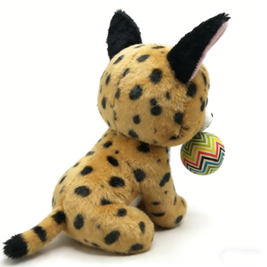 Peluche personnalisée en fourrure pelucheuse couleur tan chaud, recouverte de taches audacieuses de guépard/léopard, peluche douce et veloutée de chat sauvage tacheté avec yeux scintillants pour enfant - Product Image 3