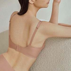 Soutien-gorge sans couture à col en V pour femme avec coussinets intégrés, maintien moyen, dentelle, écologique, transparent, lavage à la main, lingerie rose - Product Image 2