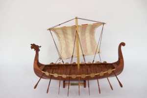 เรือจำลองไม้ DRAKAR VIKINGG 152 ซม. แบบคลิงเกอร์ งานฝีมือทาสีสไตล์เรือเดินสมุทร GIA NHIEN CO.LTD FB0011W ยุโรป - Product Image 5