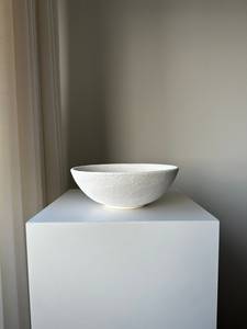 อ่างหินธรรมชาติทรงกลมดีไซน์ทันสมัยสำหรับใช้ในชีวิตประจำวัน ทำด้วยมือ หรูหรา ขนาดใหญ่ วางบนเคาน์เตอร์ อ่างหินปูนขาว - Product Image 4