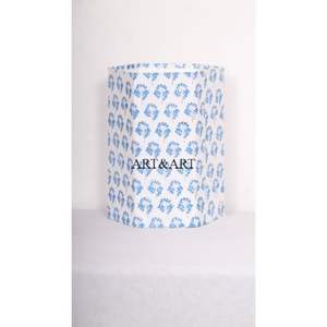 Poubelle élégante hexagonale pliable en coton et carton, faite à la main, imprimée, pour usage intérieur/extérieur, rue et bureau - Product Image 1