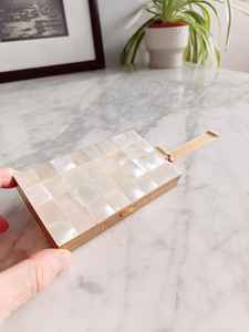 Pochette artisanale en nacre avec poignée en laiton, sac de mariage de luxe en nacre, coquillage naturel - Product Image 2