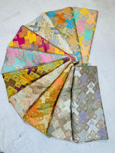 ผ้าไหมบรอกเคดหรูหรา ประดับด้วยลายทองคำแบบซารี  ทออย่างประณีต เหมาะสำหรับชุดเจ้าสาวและงานตกแต่งภายในแบบราชวงศ์ - Product Image 2