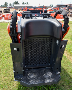 รถตักล้อยางขนาดเล็ก KUBOTA SCL1000 ปี 2025 แบบยืนขับ  ถังตักปรับปรุงใหม่ - Product Image 1