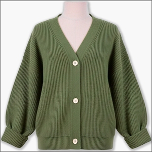 Cardigan en tricot brodé à col en V et lacets pour femme, tendance, avec logo personnalisé, en coton patchwork anti-plis pour l'hiver - Product Image 1