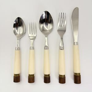 Ensemble de couverts de luxe en acier inoxydable poli miroir avec manche en résine, style moderne, 50 pièces pour fête - Product Image 3