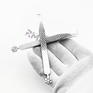 Pinzas para Pestañas RMI Silver Diamond Grip de Acero Inoxidable con Punta Puntiaguda, Marca Personalizada, 100% Personalizables, Precio al por Mayor por Volumen - Product Image 6