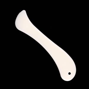 Outil professionnel écologique de pliage et de rainurage en os de buffle, style animal sculpté et poli, pour artisanat naturel et fabrication de cartes, par Faizacraft - Product Image 4