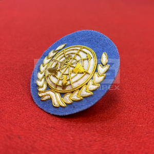 Parche Redondo Azul Bordado con Hilo Dorado, Estilo Emblema de Globo y Corona de Olivas, para Prendas de Tela, Gorras y Blazers - Product Image 3