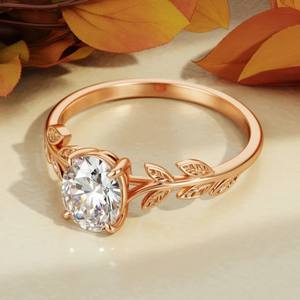 แหวนหมั้นเพชรโมอิสซาไนต์ทรงวงรีคลาสสิก ตัวเรือนเงินแท้ 925 ชุบทอง คอลเลคชั่นซิลเวียน่า - Product Image 5