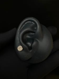 Pendiente Étnico Atemporal de Oro de 10K con Diamantes de Corte Marquesa y Princesa para Piercing Helix Elegante, Regalo de Boda y Aniversario - Product Image 2