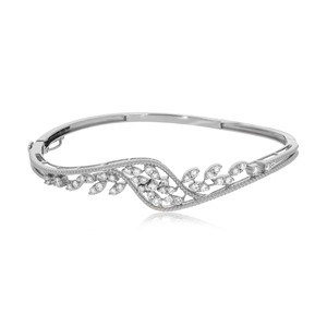 Bracelet élégant en or blanc 14 carats avec accents de diamants de laboratoire, design ouvert, finition contemporaine élégante, bijoux de luxe pour homme, 13,97 g - Product Image 1