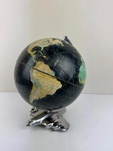 Globo terráqueo vintage de metal con grabados metálicos antiguos y base de diseño con peso para exhibición en escritorio con precisión. - Product Image 4