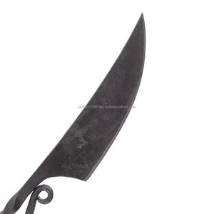 Vente en gros de couteaux forgés de haute qualité couteau de cuisine médiéval couteaux viking avec peau de vache couverture noire - Product Image 4