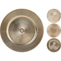 Assiette décorative en métal pour une table élégante, parfaite pour les réceptions de mariage, les fêtes et la décoration de tables d'hôtel.