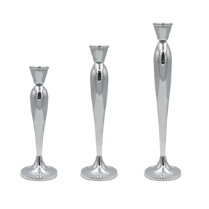 Candelabro de Metal Personalizado de Estilo Moderno con Acabado Plateado para Decoración de Bodas y Hogar - Product Image 1