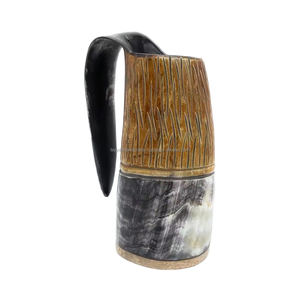 Chope en corne naturelle de style viking moderne pour la bière, le miel, les fêtes, en provenance d'Inde - Product Image 1
