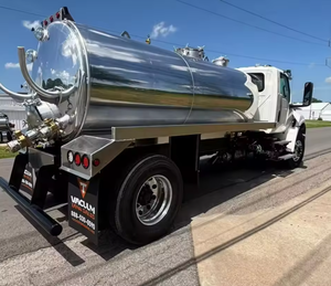 Prix de gros Camion aspirateur MV607 4x2 d'occasion équipé d'un réservoir en aluminium de 2 100 gallons, camion de moyenne capacité pour l'exportation mondiale - Product Image 2