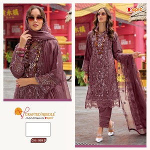 Luxueux ensemble 3 pièces Eid Shalwar Kameez élégant haut brodé en organza bas en viscose douce et Dupatta élégant pour les fêtes - Product Image 2